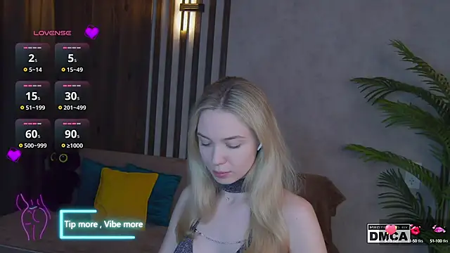 Holl1Would online show from March 19, 7:49 pm