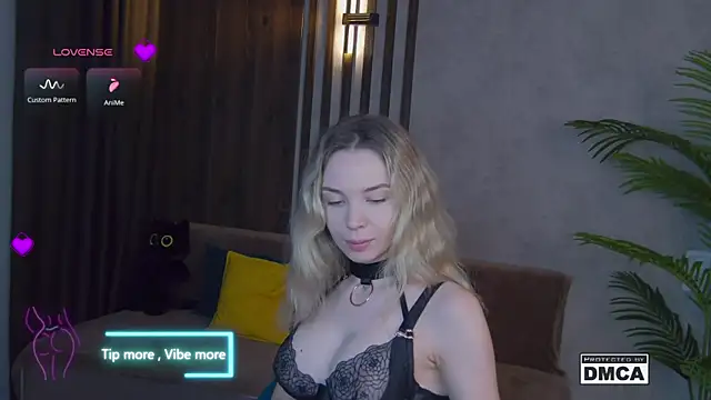 Holl1Would online show from March 1, 3:53 am