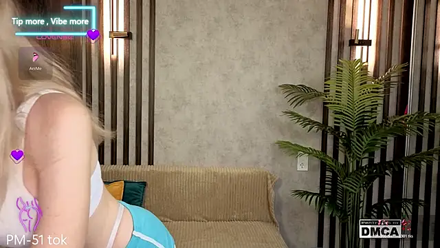 Holl1Would online show from December 21, 7:26 pm