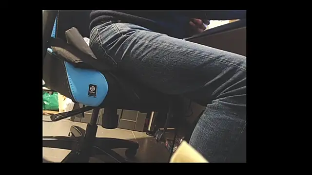 louh261 online show from March 14, 5:19 pm