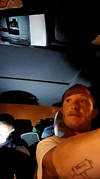 Snapshot of Roberts8inchcock chatting on November 19, 6:13 am Roberts8inchcock online show from November 19, 6:13 am