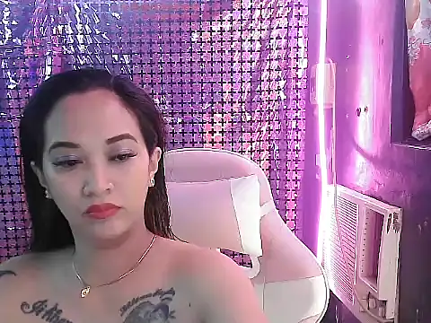 Snapshot of hotasianivy19 chatting on October 31, 1:19 pm hotasianivy19 online show from October 31, 1:19 pm