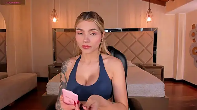 LexieWayne online show from April 21, 7:31 pm