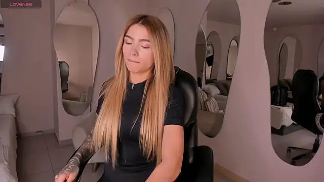 LexieWayne online show from January 14, 9:07 pm