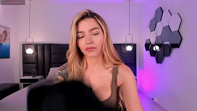 LexieWayne online show from May 11, 6:27 pm
