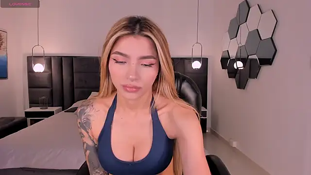 LexieWayne online show from May 15, 7:01 pm