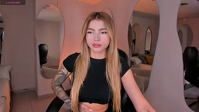 LexieWayne online show from January 15, 9:18 pm