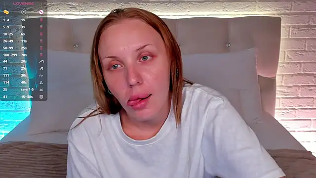 Snapshot of LianaFord chatting on June 19, 5:02 am LianaFord online show from June 19, 5:02 am