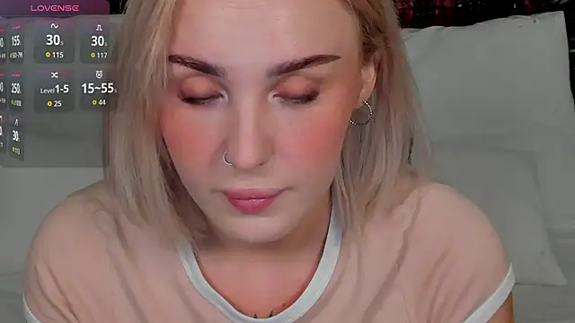 Snapshot of LianaFord chatting on October 22, 11:25 pm LianaFord online show from October 22, 11:25 pm