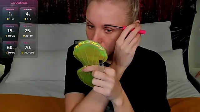 Snapshot of LianaFord chatting on October 26, 9:26 pm LianaFord online show from October 26, 9:26 pm