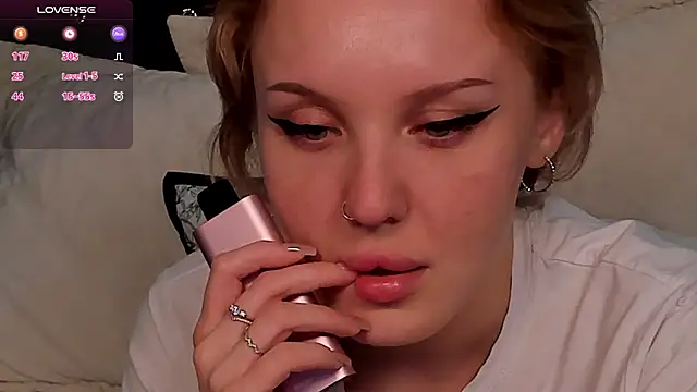 Snapshot of LianaFord chatting on February 23, 10:09 pm LianaFord online show from February 23, 10:09 pm