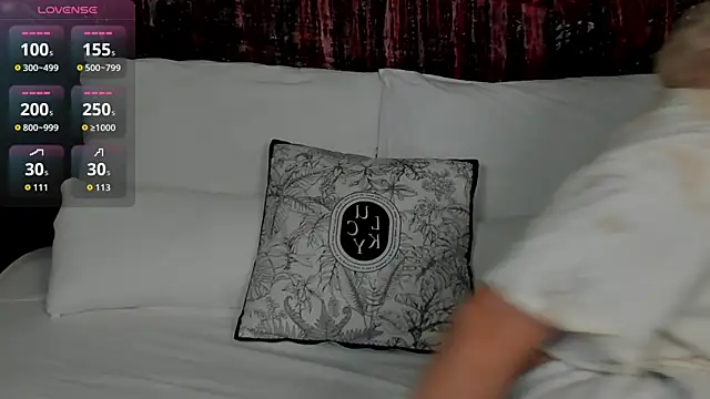 Snapshot of LianaFord chatting on October 19, 9:50 pm LianaFord online show from October 19, 9:50 pm