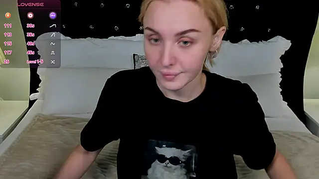 Snapshot of LianaFord chatting on November 27, 8:42 pm LianaFord online show from November 27, 8:42 pm