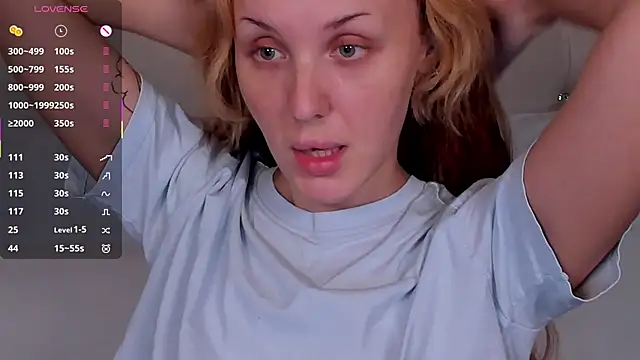 Snapshot of LianaFord chatting on December 3, 12:01 am LianaFord online show from December 3, 12:01 am