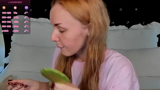 Snapshot of LianaFord chatting on November 25, 8:20 pm LianaFord online show from November 25, 8:20 pm