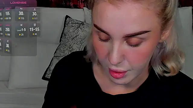 Snapshot of LianaFord chatting on October 24, 11:48 pm LianaFord online show from October 24, 11:48 pm