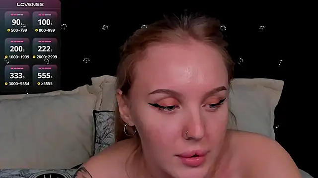 Snapshot of LianaFord chatting on March 9, 12:21 am LianaFord online show from March 9, 12:21 am