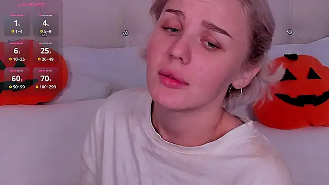 Snapshot of LianaFord chatting on October 27, 10:11 pm LianaFord online show from October 27, 10:11 pm