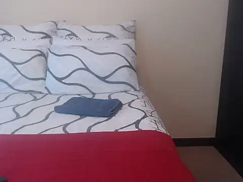 yummycherryxx online show from March 31, 8:05 am