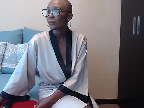 yummycherryxx online show from April 8, 7:43 am