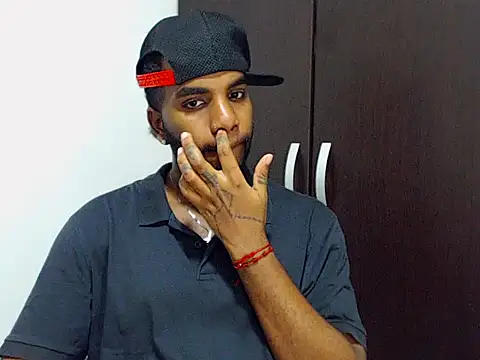 Rene hotman online show from October 29, 9:25 pm