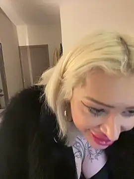 Snapshot of JennaLinn chatting on March 1, 3:39 am JennaLinn online show from March 1, 3:39 am