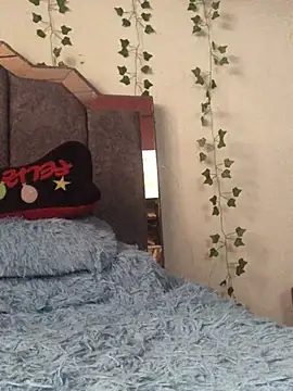 DulceChloe99 online show from December 5, 7:44 pm