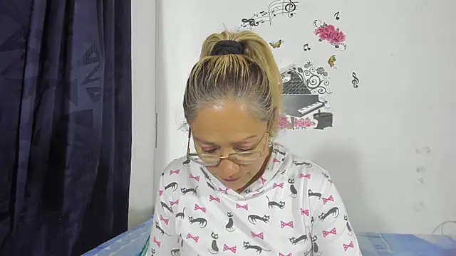 anthonela mature  online show from February 13, 9:38 pm