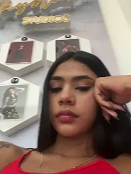 Snapshot of AntonellaRossi chatting on June 17, 5:45 pm AntonellaRossi online show from June 17, 5:45 pm
