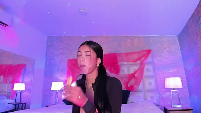 AntonellaRossi online show from October 8, 1:56 pm