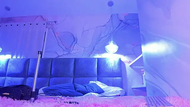 AntonellaRossi online show from December 13, 8:04 pm