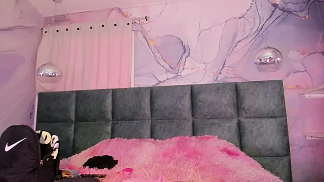 AntonellaRossi online show from April 6, 7:48 pm