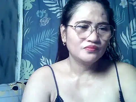 Snapshot of Amazing_Angel22 chatting on October 7, 6:20 pm Amazing Angel22 online show from October 7, 6:20 pm