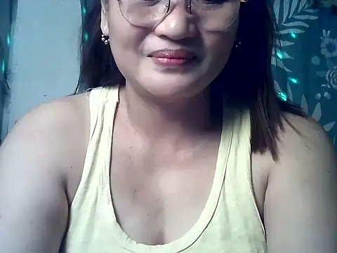 Amazing Angel22 online show from April 13, 9:41 pm