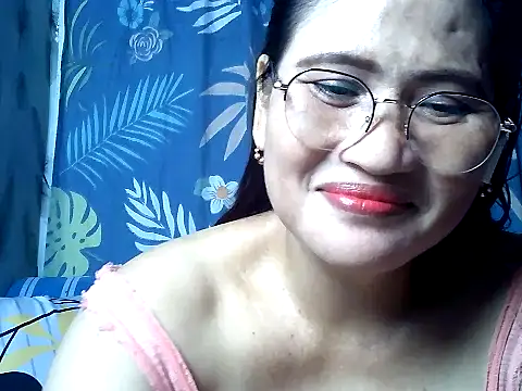 Snapshot of Amazing_Angel22 chatting on October 10, 6:20 pm Amazing Angel22 online show from October 10, 6:20 pm