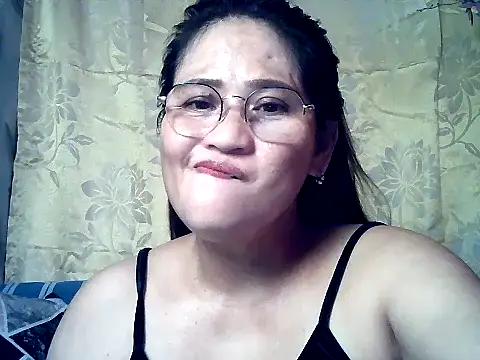 Snapshot of Amazing_Angel22 chatting on October 27, 3:18 am Amazing Angel22 online show from October 27, 3:18 am