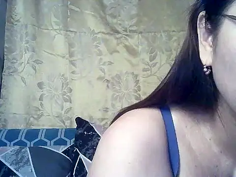 Snapshot of Amazing_Angel22 chatting on October 28, 5:23 pm Amazing Angel22 online show from October 28, 5:23 pm