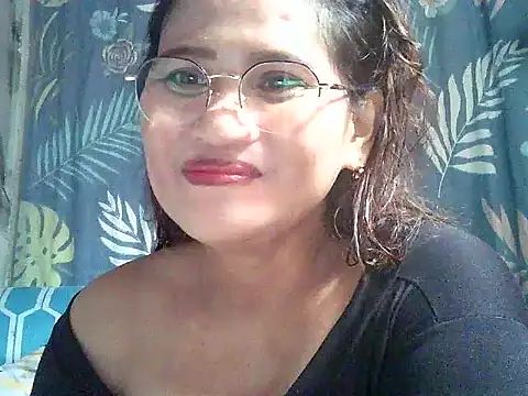 Snapshot of Amazing_Angel22 chatting on October 16, 1:47 am Amazing Angel22 online show from October 16, 1:47 am