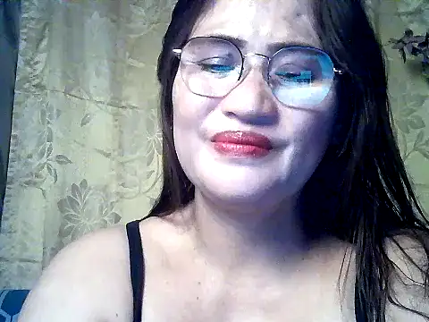 Snapshot of Amazing_Angel22 chatting on November 25, 6:52 pm Amazing Angel22 online show from November 25, 6:52 pm