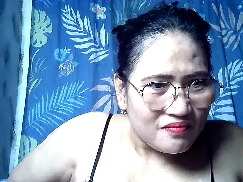 Snapshot of Amazing_Angel22 chatting on October 8, 2:40 pm Amazing Angel22 online show from October 8, 2:40 pm