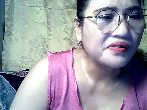 Snapshot of Amazing_Angel22 chatting on October 24, 7:02 pm Amazing Angel22 online show from October 24, 7:02 pm