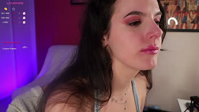 Roni Tailed online show from February 5, 6:37 pm