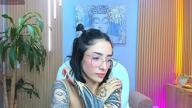 Snapshot of barbie_scoth_ chatting on May 9, 1:31 am barbie scoth online show from May 9, 1:31 am