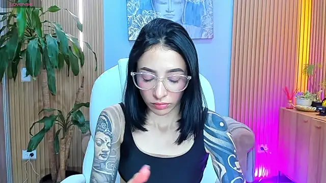 Snapshot of barbie_scoth_ chatting on May 4, 10:23 pm barbie scoth online show from May 4, 10:23 pm