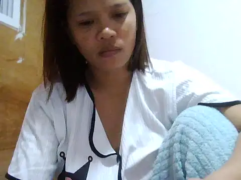 Snapshot of Silly_Girl21 chatting on July 16, 5:21 pm Silly Girl21 online show from July 16, 5:21 pm