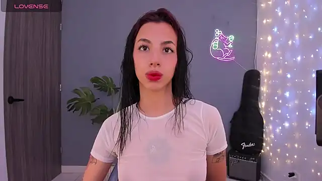 Snapshot of labrika_ chatting on September 24, 3:40 pm labrika online show from September 24, 3:40 pm