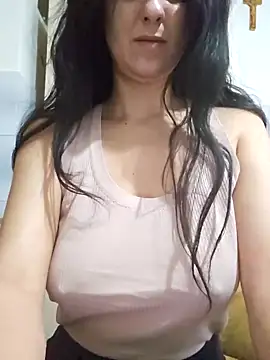 Snapshot of NathalieDream chatting on February 5, 7:29 am NathalieDream online show from February 5, 7:29 am