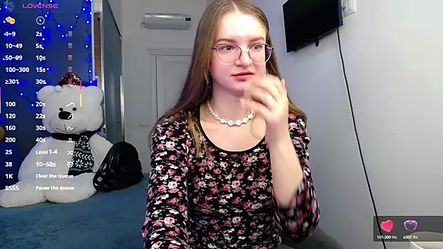 Snapshot of KateJonson chatting on March 14, 7:48 am KateJonson online show from March 14, 7:48 am