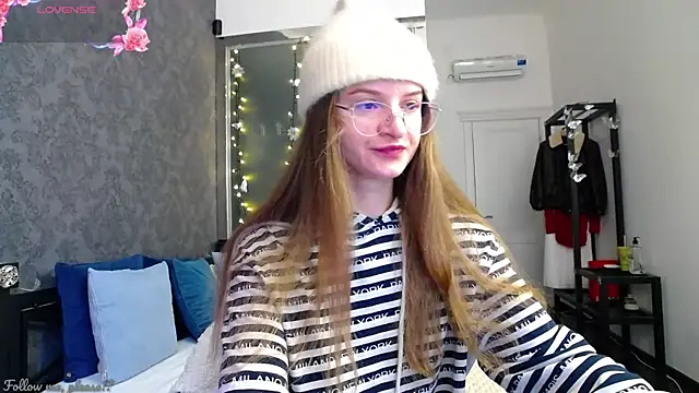 Snapshot of KateJonson chatting on October 2, 6:17 am KateJonson online show from October 2, 6:17 am