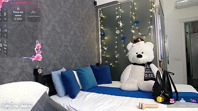 KateJonson online show from December 3, 7:41 am